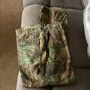 Lightweight Cabela’s Camo Suit